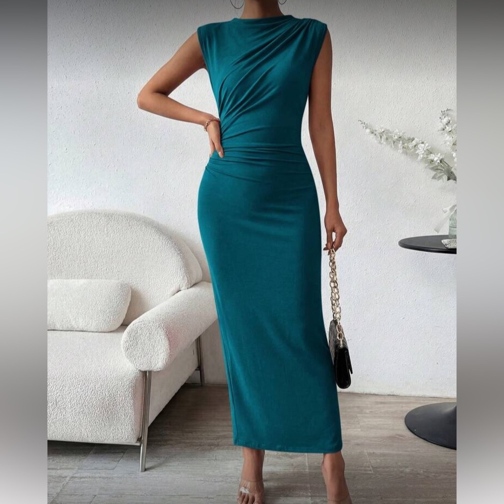 Elegant Black Sleeveless Draped Bodycon Maxi Dress - Picture 11 of 16